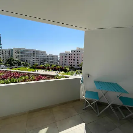 Pool View フンシャル